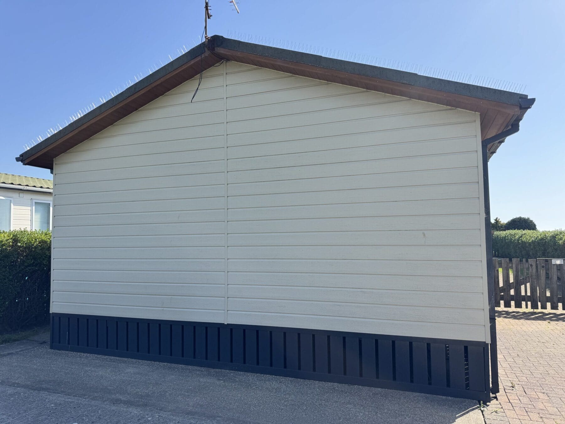 Advent Jasmine Opus Lodge 49ft - Image 3